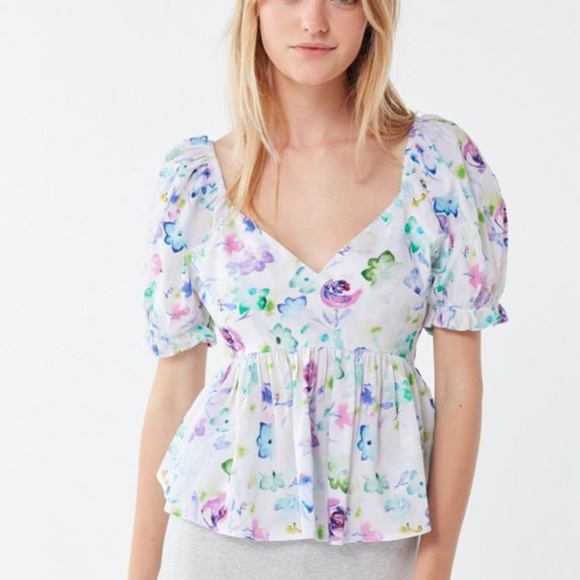 NEW ✨  Urban Outfitters Floral Puff Sleeve Top - Picture 2 of 8